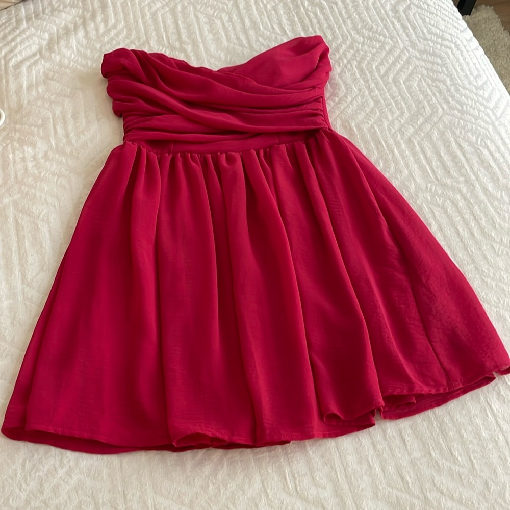 hot pink Lulus strapless dress. Perfect for any occasion